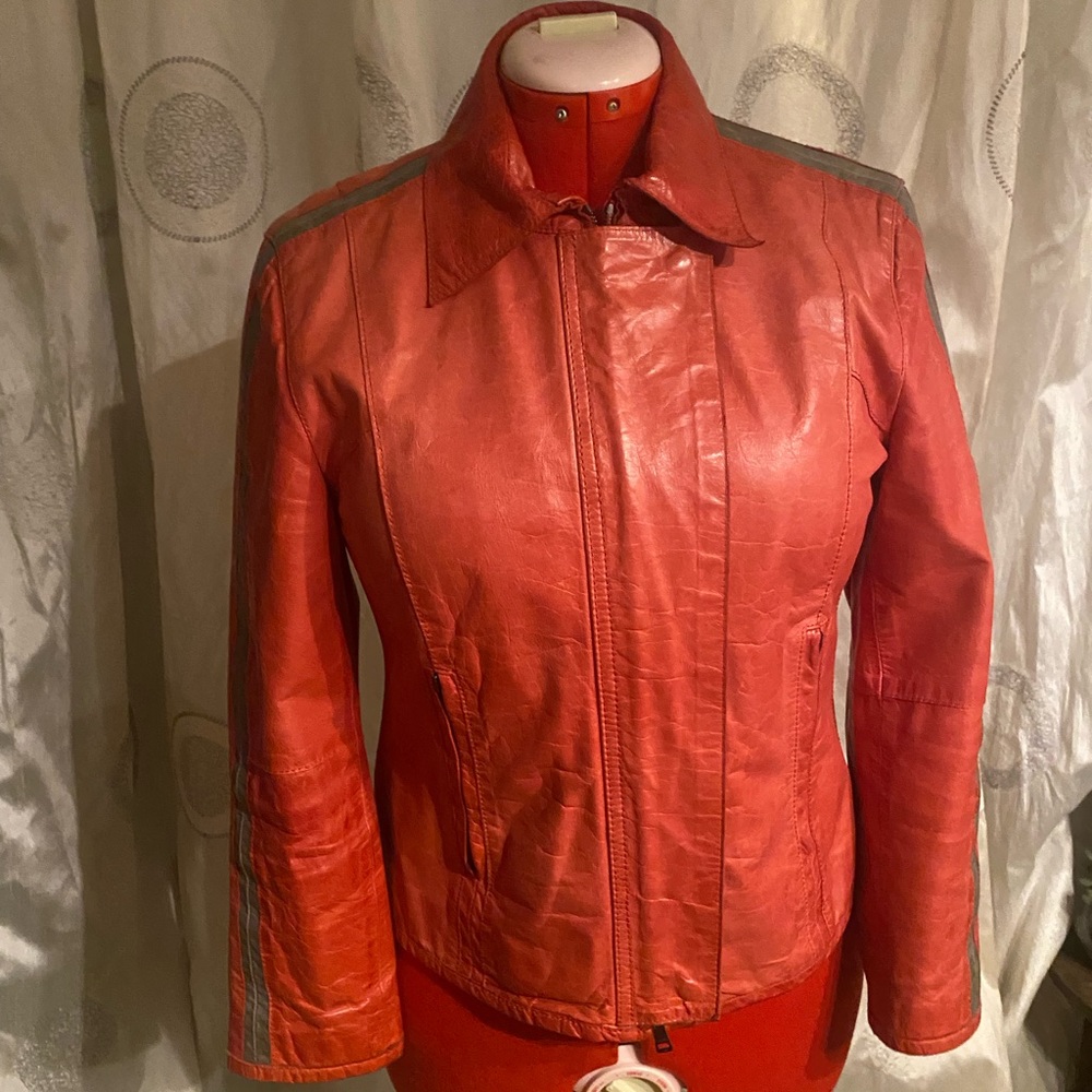 Marc Cain Women's long sleeved coral red Leather Jacket. Size N3. 100% Leather.